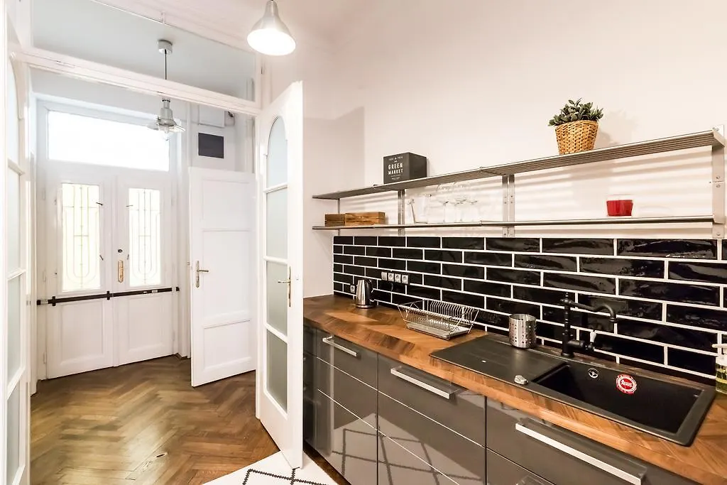 Cityhold Premier Apartment Budapest Hungary