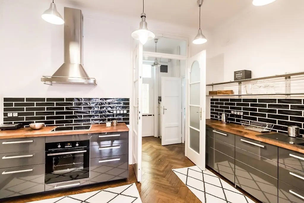 Cityhold Premier Apartment Budapest Hungary