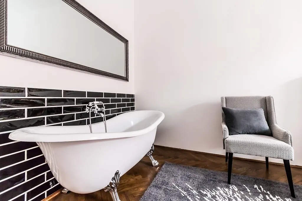 Cityhold Premier Apartment Budapest 0*,
